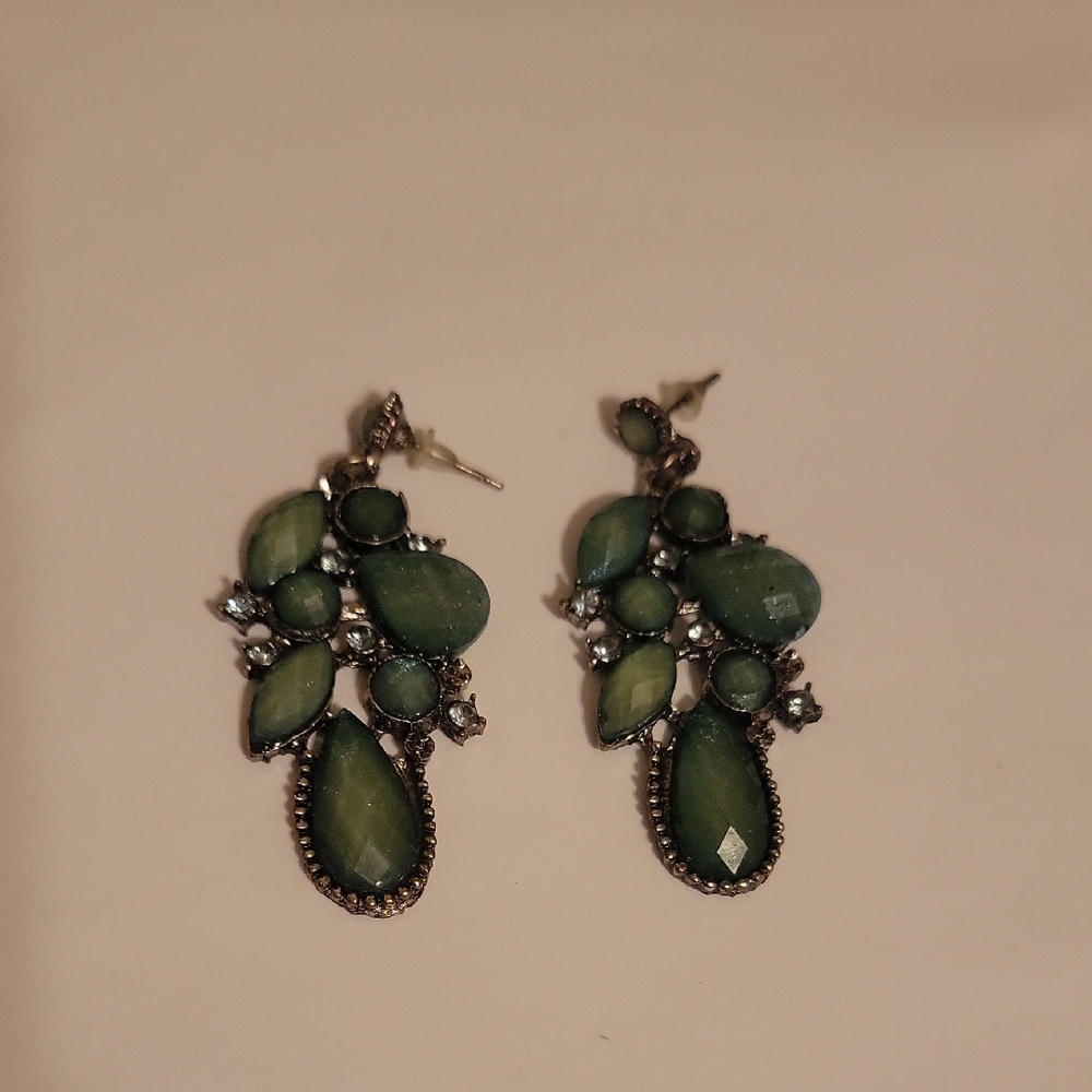 Chic Green Cluster Earrings